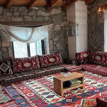 Isik * Φετιγιέ